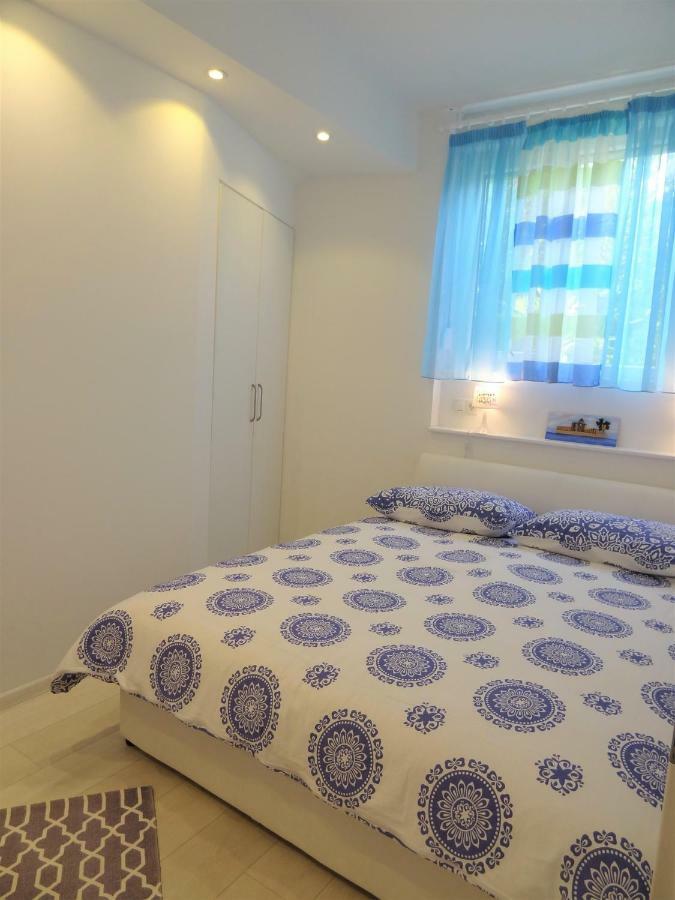 Apartment Bezic Каштела Экстерьер фото