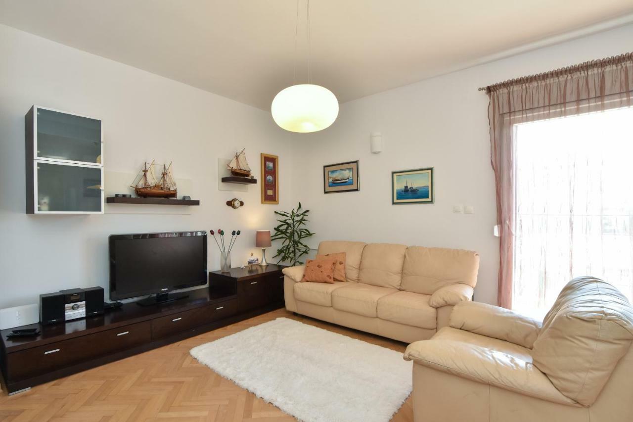 Apartment Bezic Каштела Экстерьер фото
