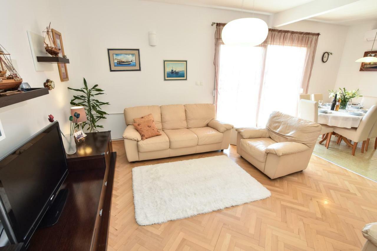 Apartment Bezic Каштела Экстерьер фото