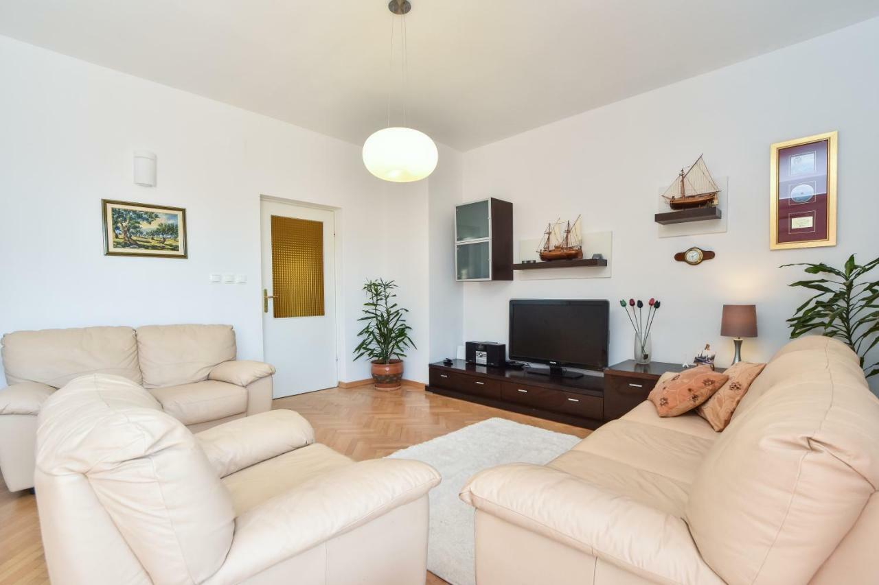Apartment Bezic Каштела Экстерьер фото