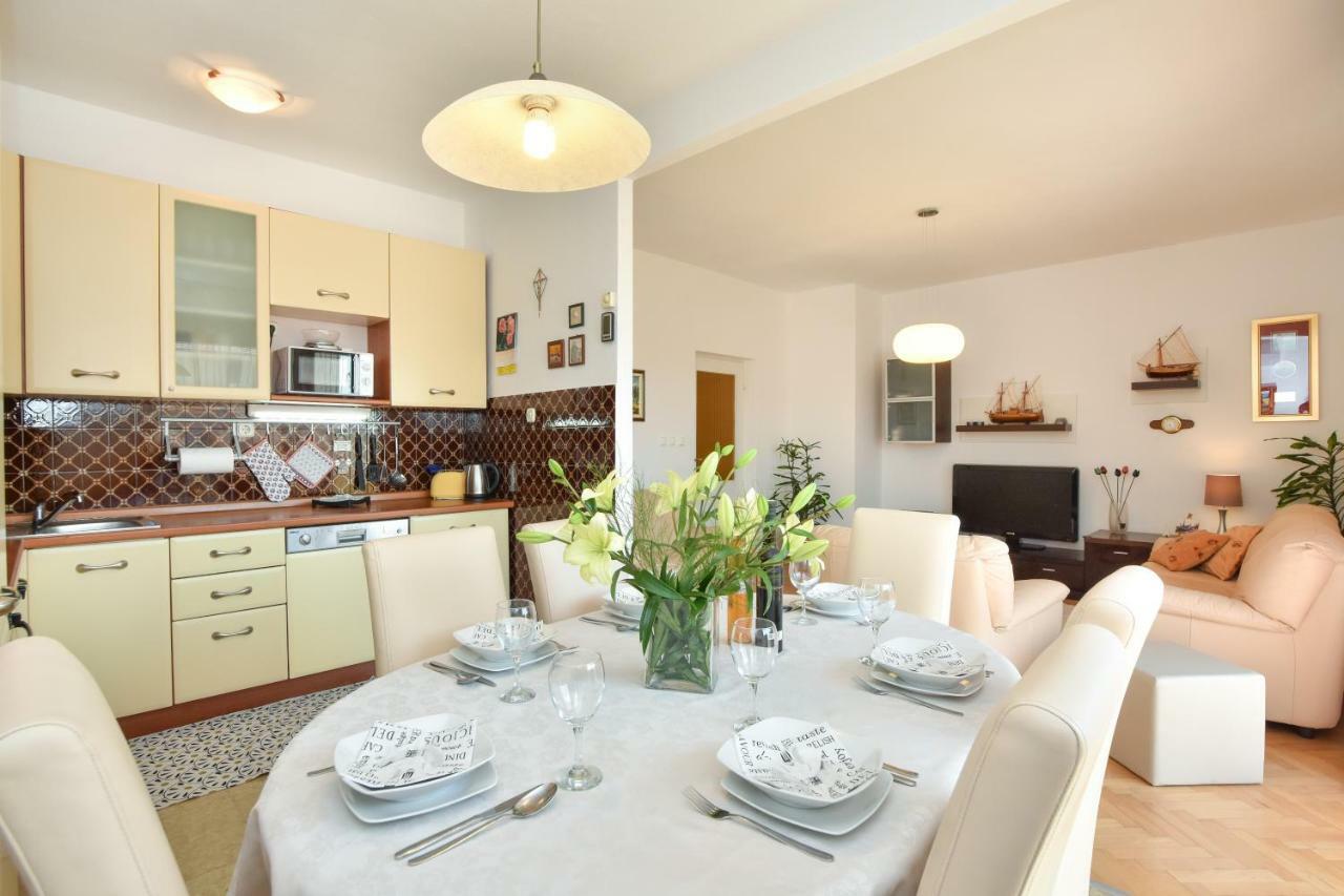 Apartment Bezic Каштела Экстерьер фото